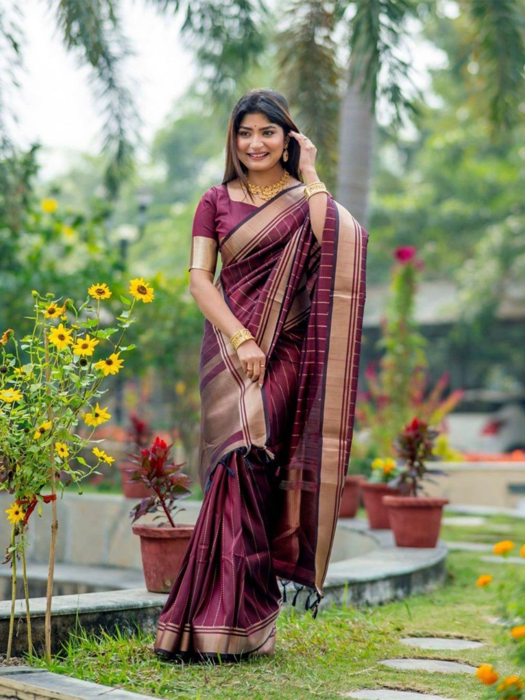 

bansari textiles Woven Design Zari Kanjeevaram Saree, Maroon