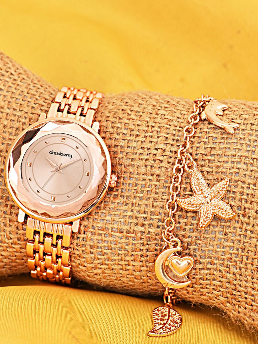 

DressBerry Women Watch & Bracelet Gift Set, Rose gold