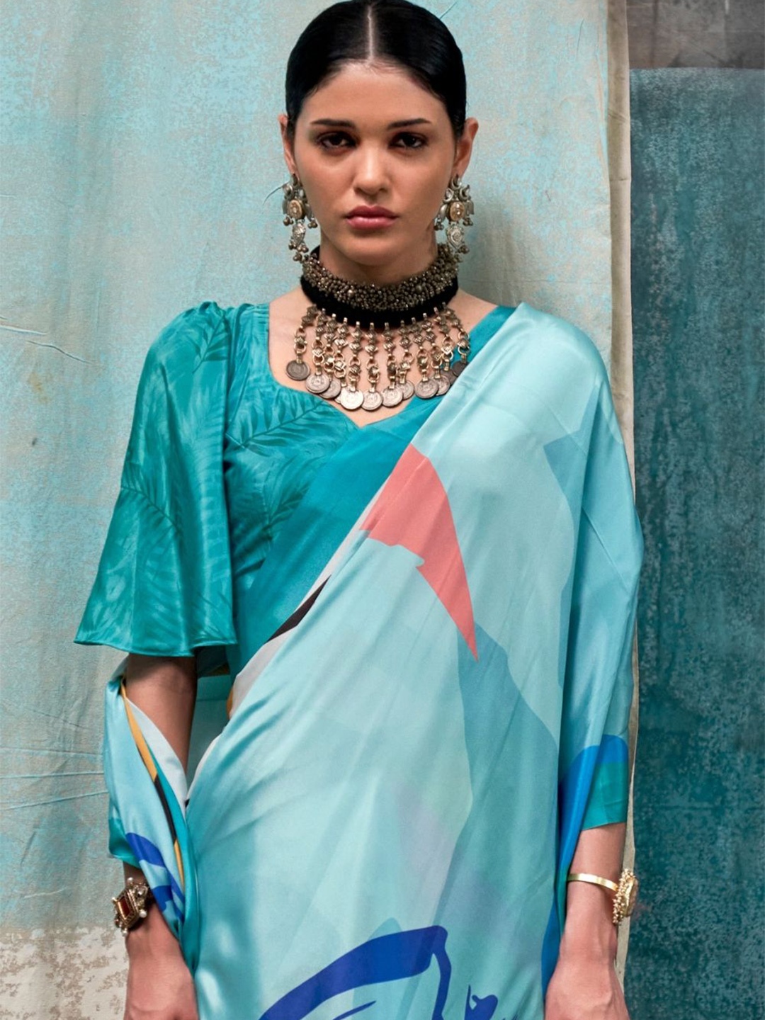 

BLENDIFY Abstract Printed Pure Crepe Saree, Blue