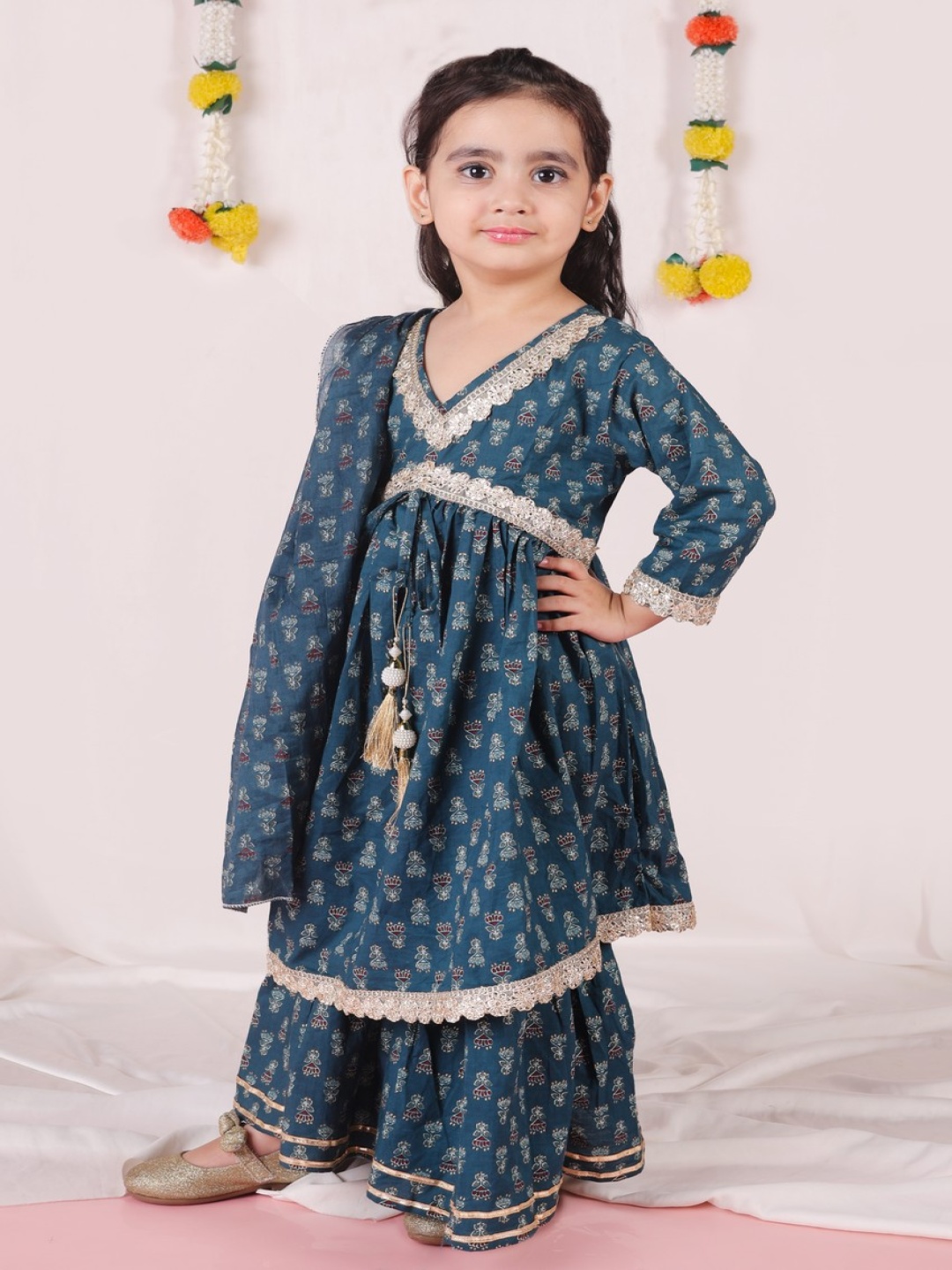 

AATYA KIIDS Girls Floral Printed Round Neck Pure Cotton Kurta with Sharara & With Dupatta, Blue