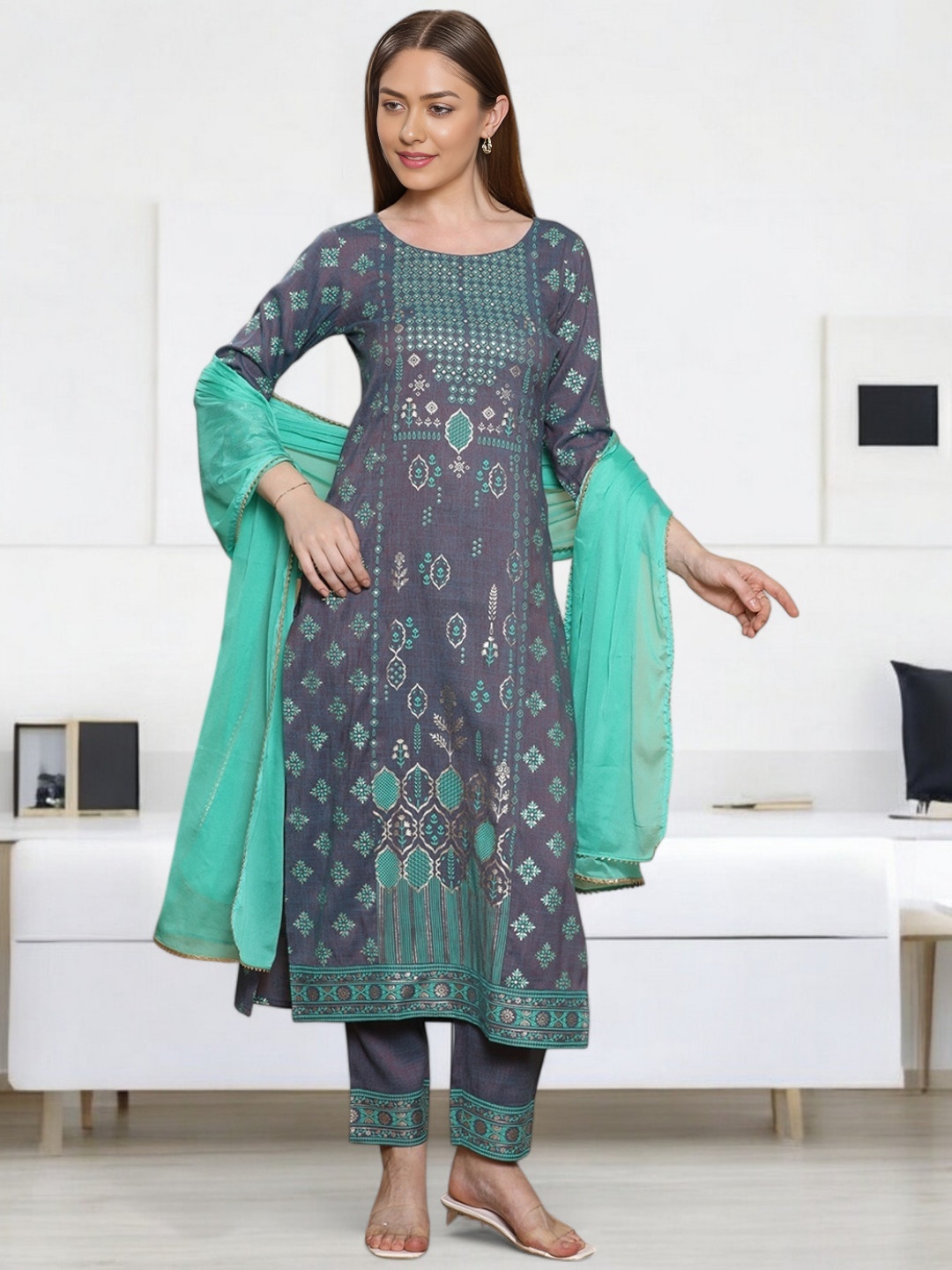 

Jeff co-op Floral Printed Round Neck Kurta With Trousers & Dupatta, Grey