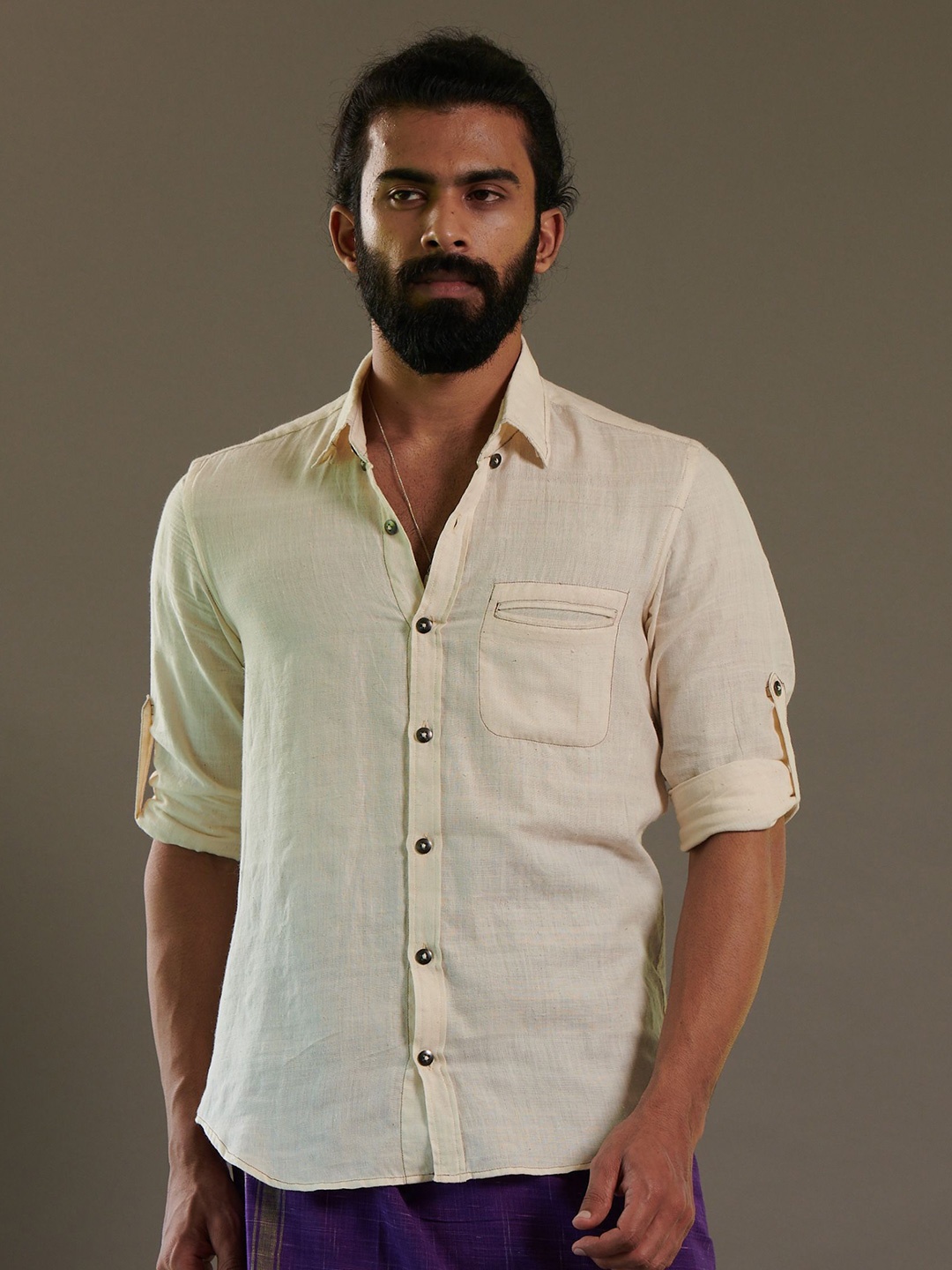 

Seamstress Men Classic Fit Spread Collar Solid Cotton Casual Shirt, Off white