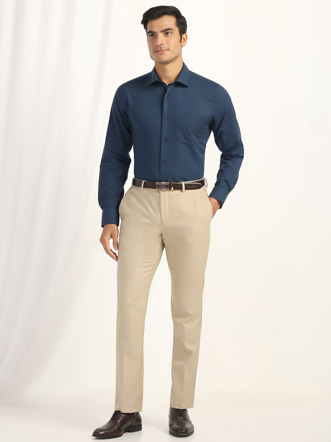 

Blackberrys Men India Slim Fit Spread Collar Solid Cotton Formal Shirt, Navy blue
