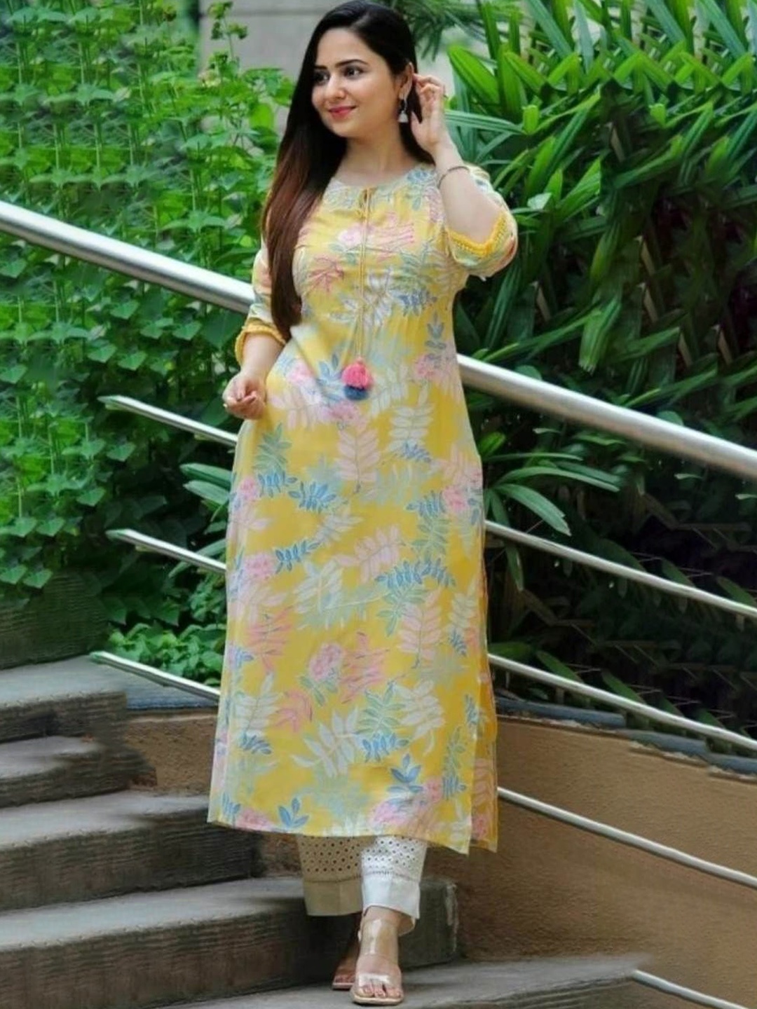

Kraniky Apparels Women Kurta, Yellow