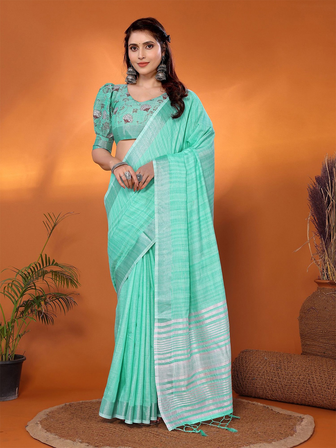 

elora Zari Pure Linen Saree, Green