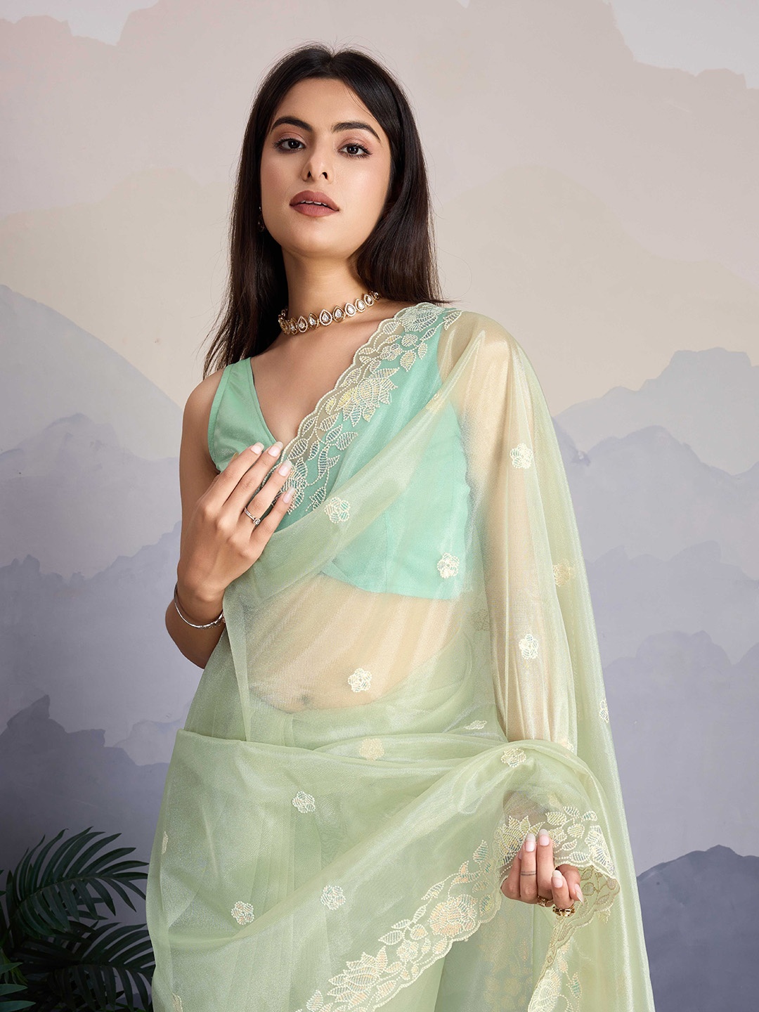 

Blissta Floral Sequinned Net Designer Saree, Green