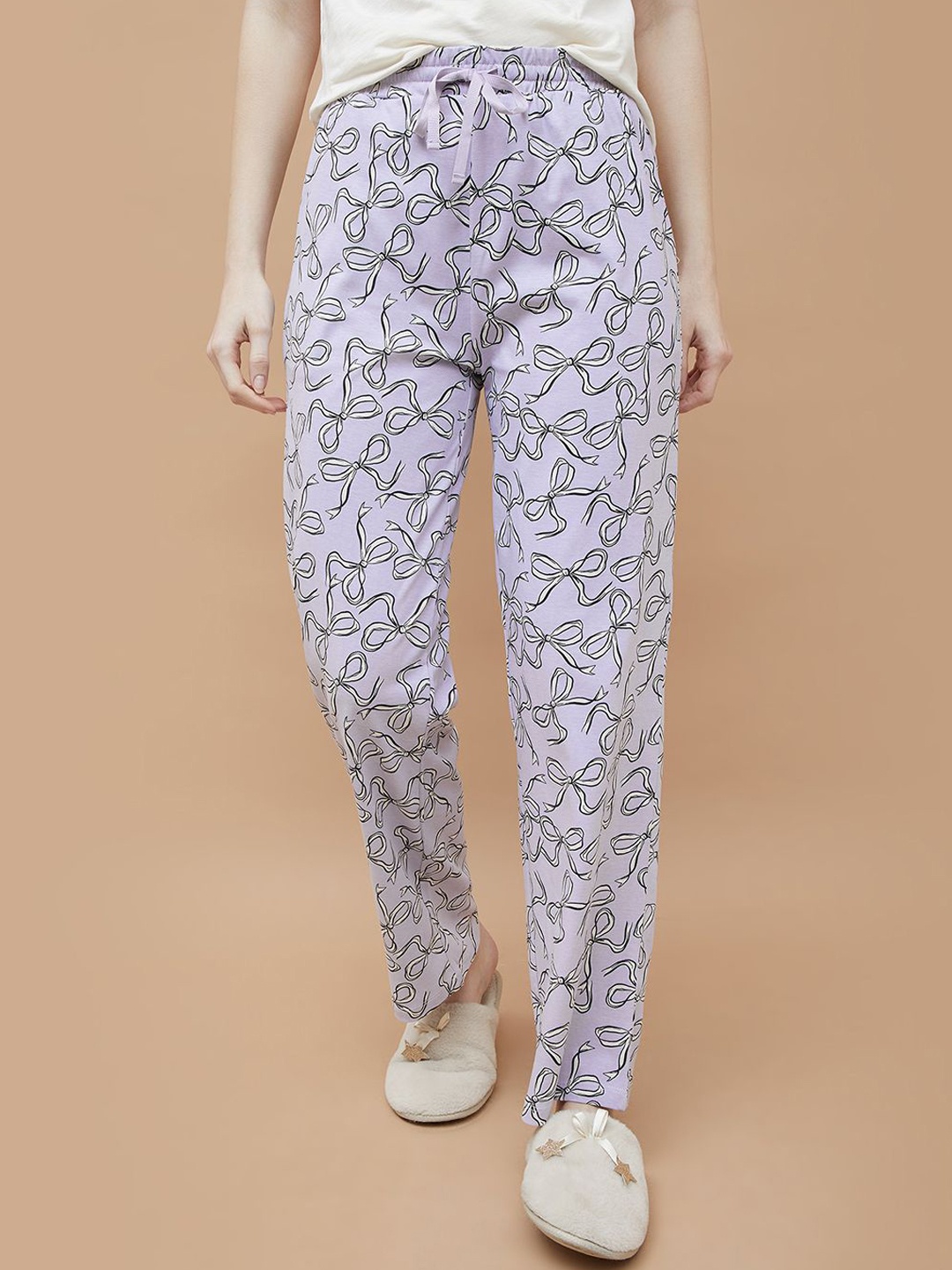 

Ginger by Lifestyle Women Floral Printed Trousers, Purple