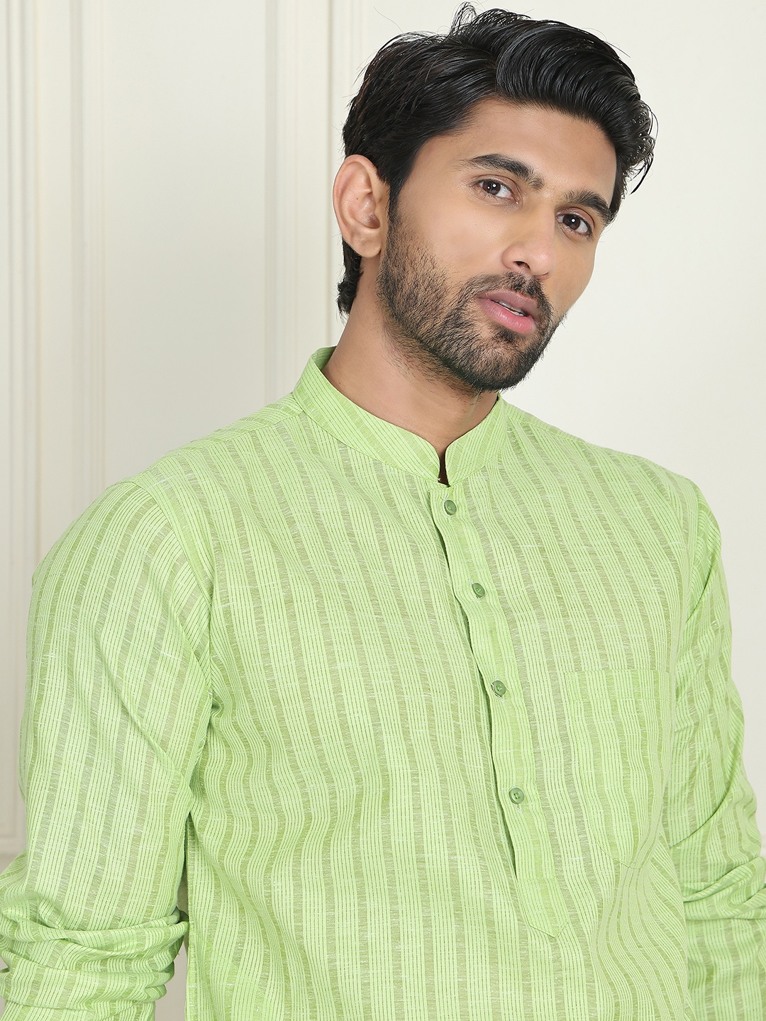 

Jompers Striped Printed Mandarin Collar Pure cotton Straight Kurta With Pyjamas, Green