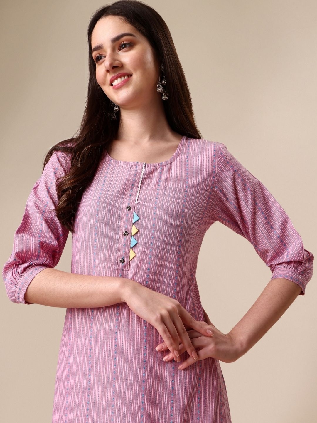 

DIVASTRI Striped Round Neck Beads and Stones Straight Kurta with Trousers, Pink