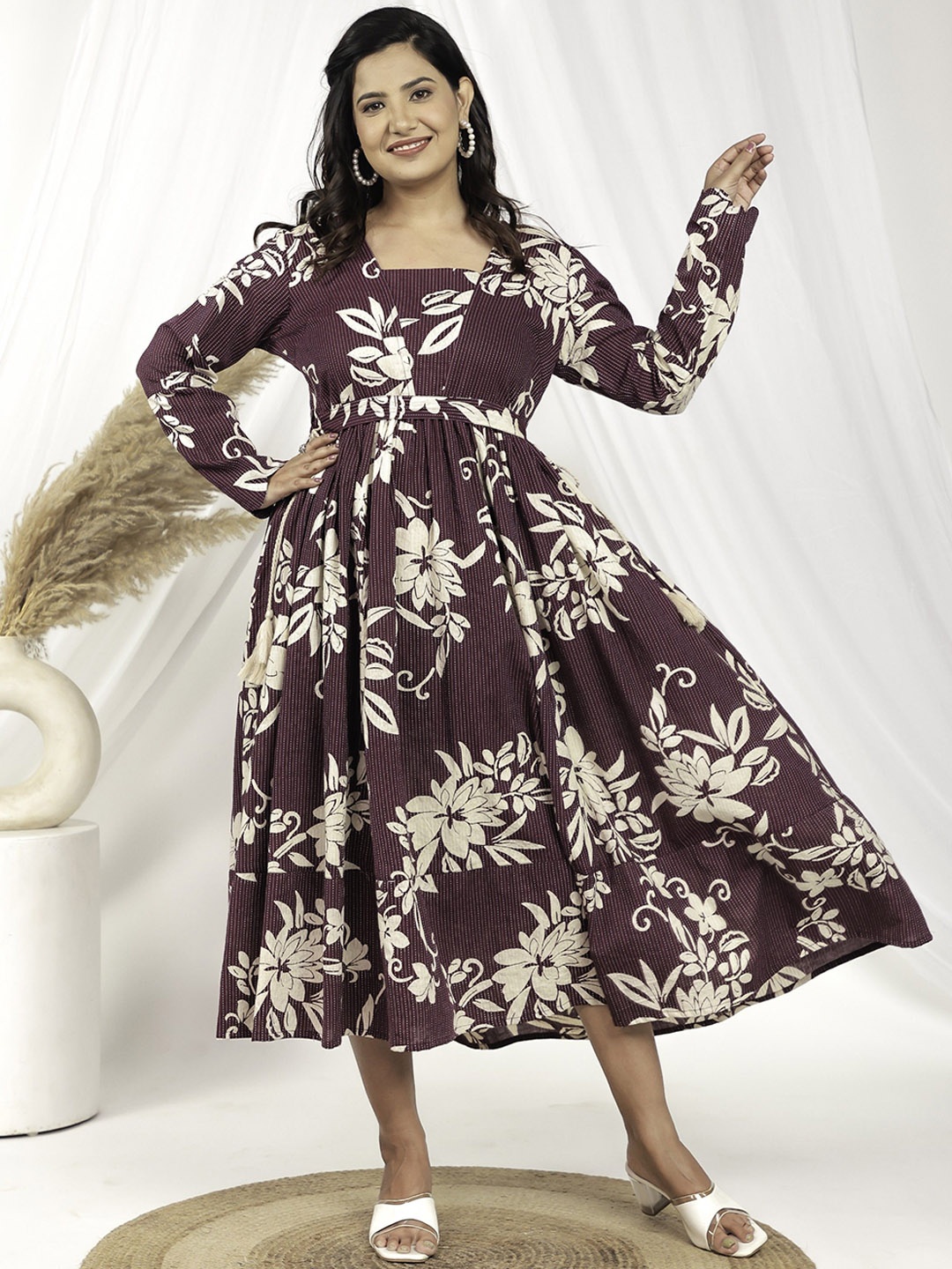 

Aramya Floral Printed Square Neck Anarkali Kurta, Purple