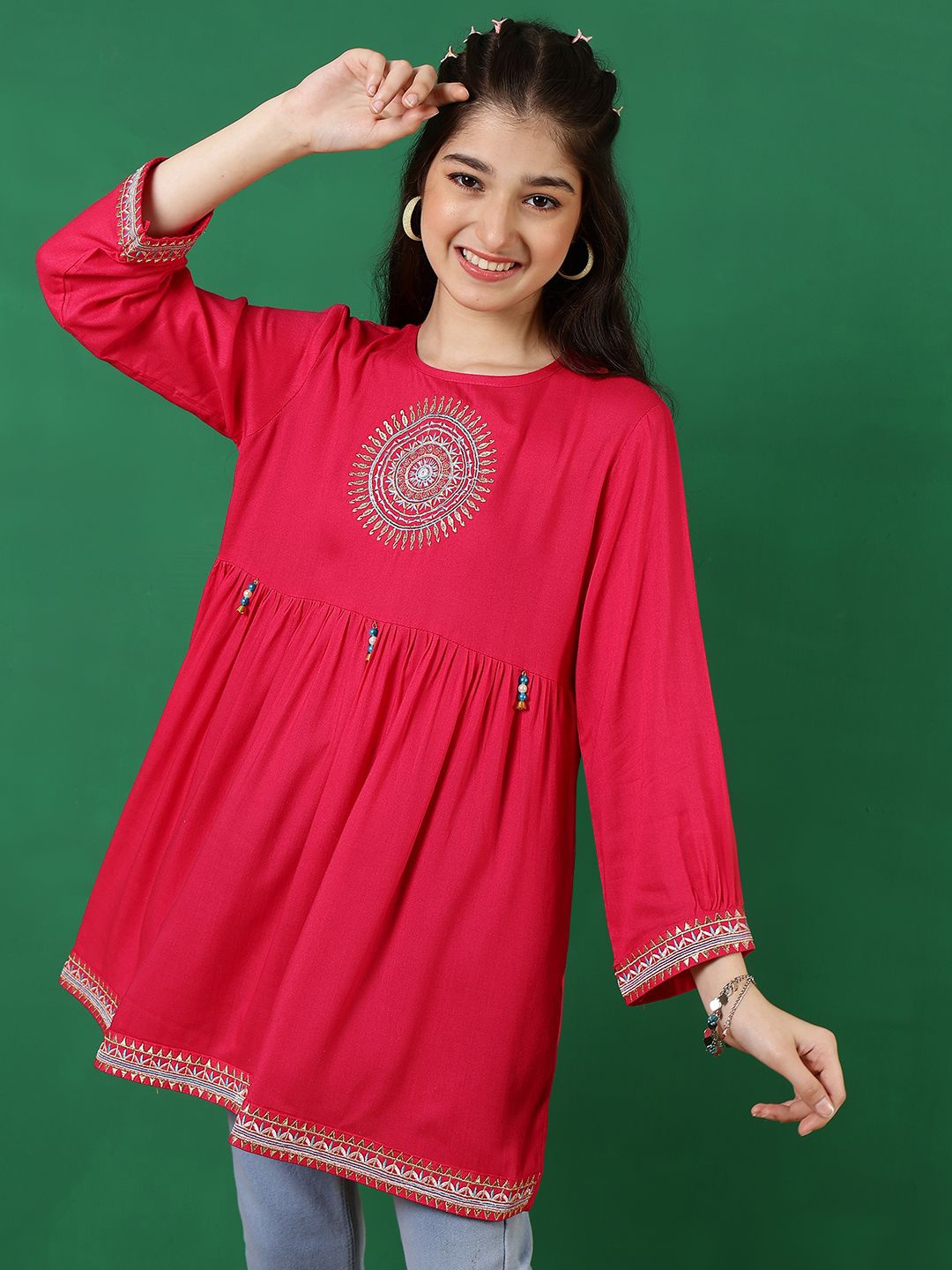

Ishti Girls Ethnic Motifs Embroidered Longline Top, Pink