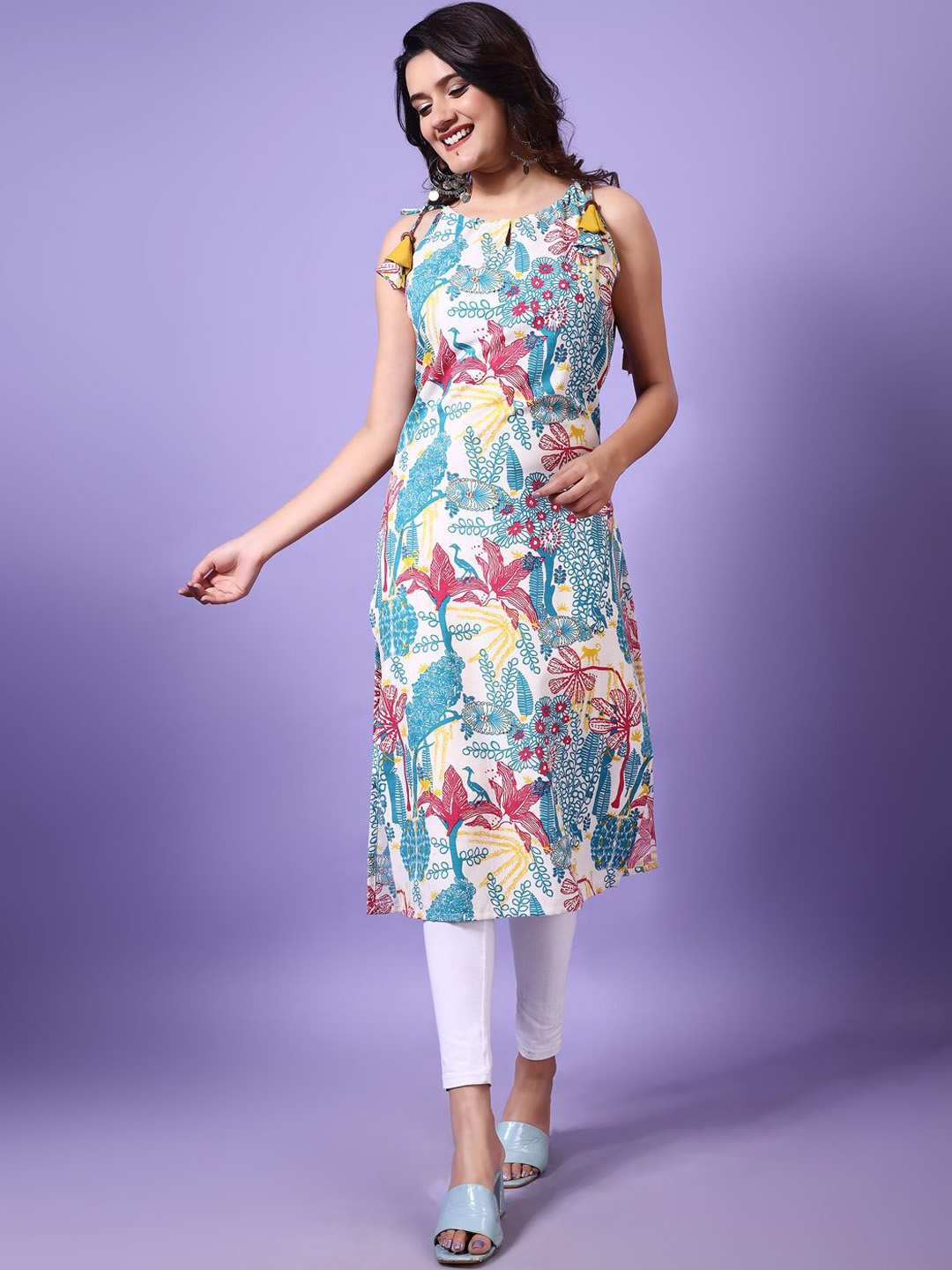 

Sangria Beige & Blue Floral Printed Round Neck Straight Shoulder Knot Kurta