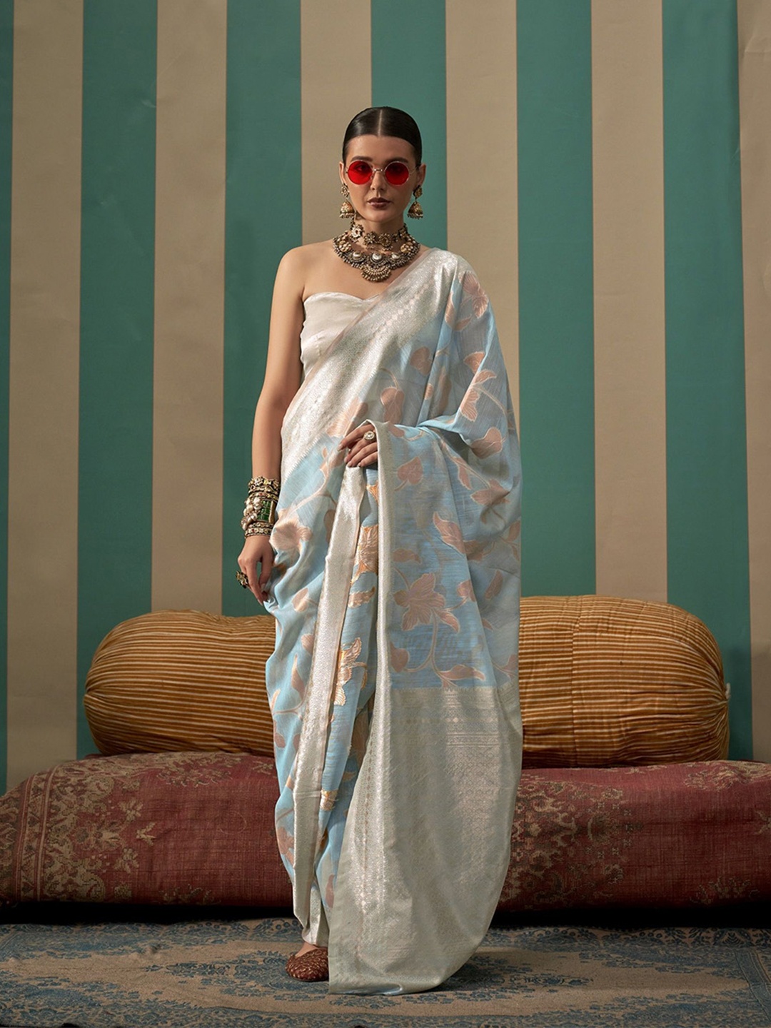 

MAHALASA Woven Design Zari Linen Blend Saree, Turquoise blue