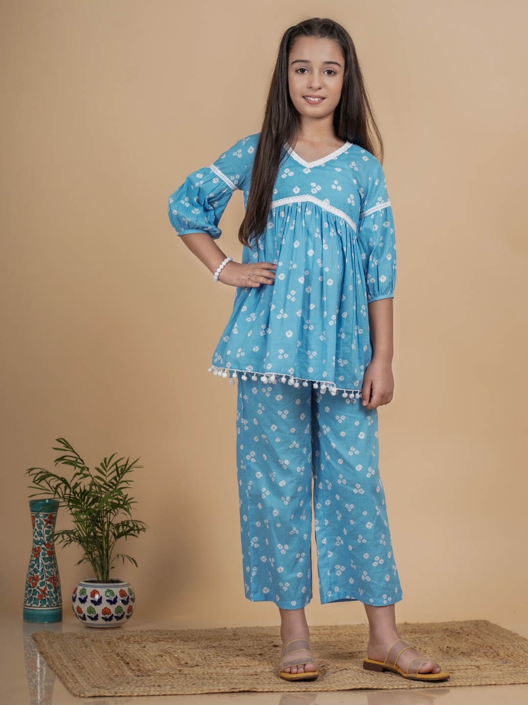 

TUNIYA Girls Bandhani Printed Cotton Blend V-Neck Empire Kurta With Trousers, Blue