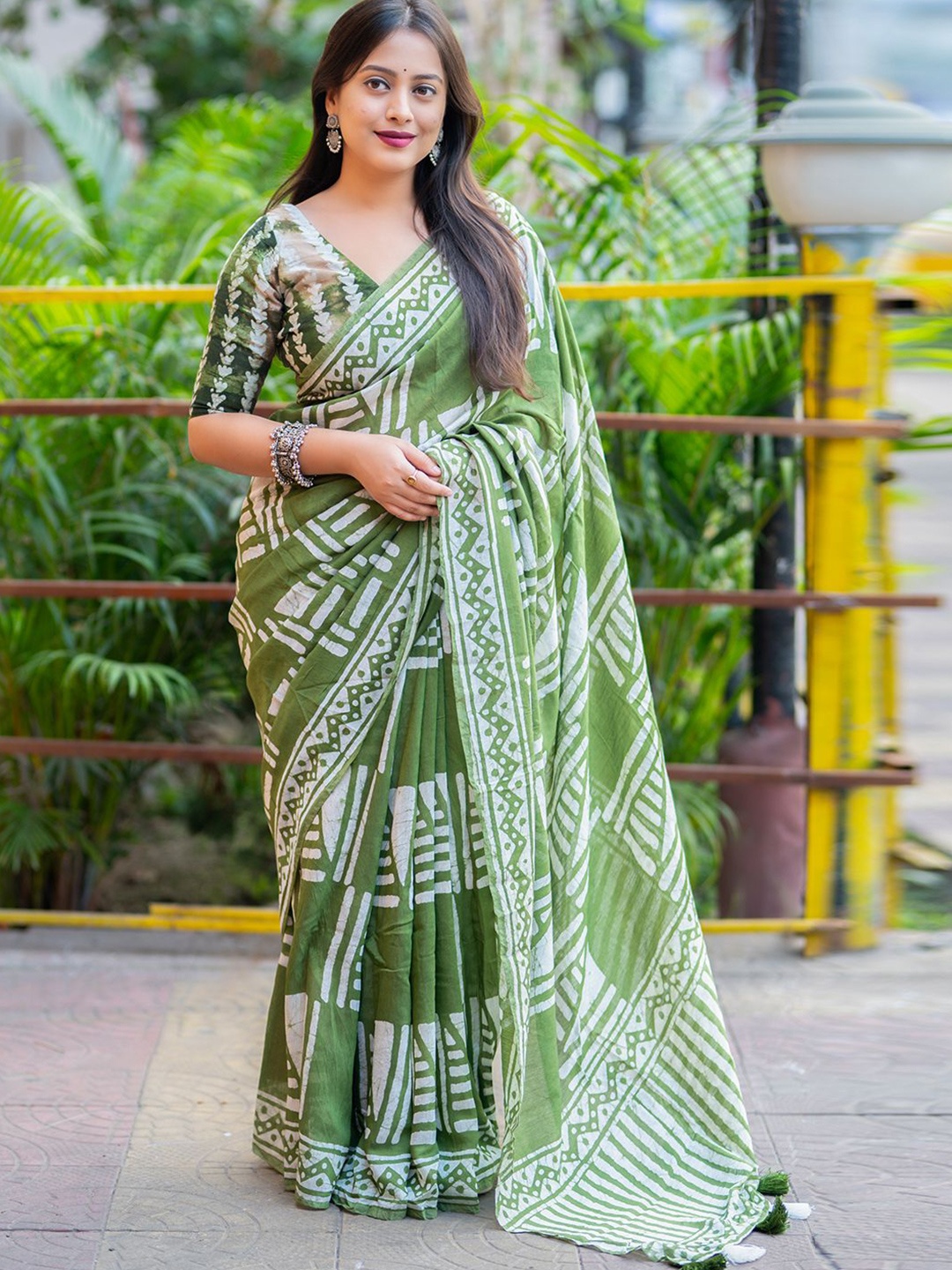 

Panzora Batik Chanderi Saree, Green