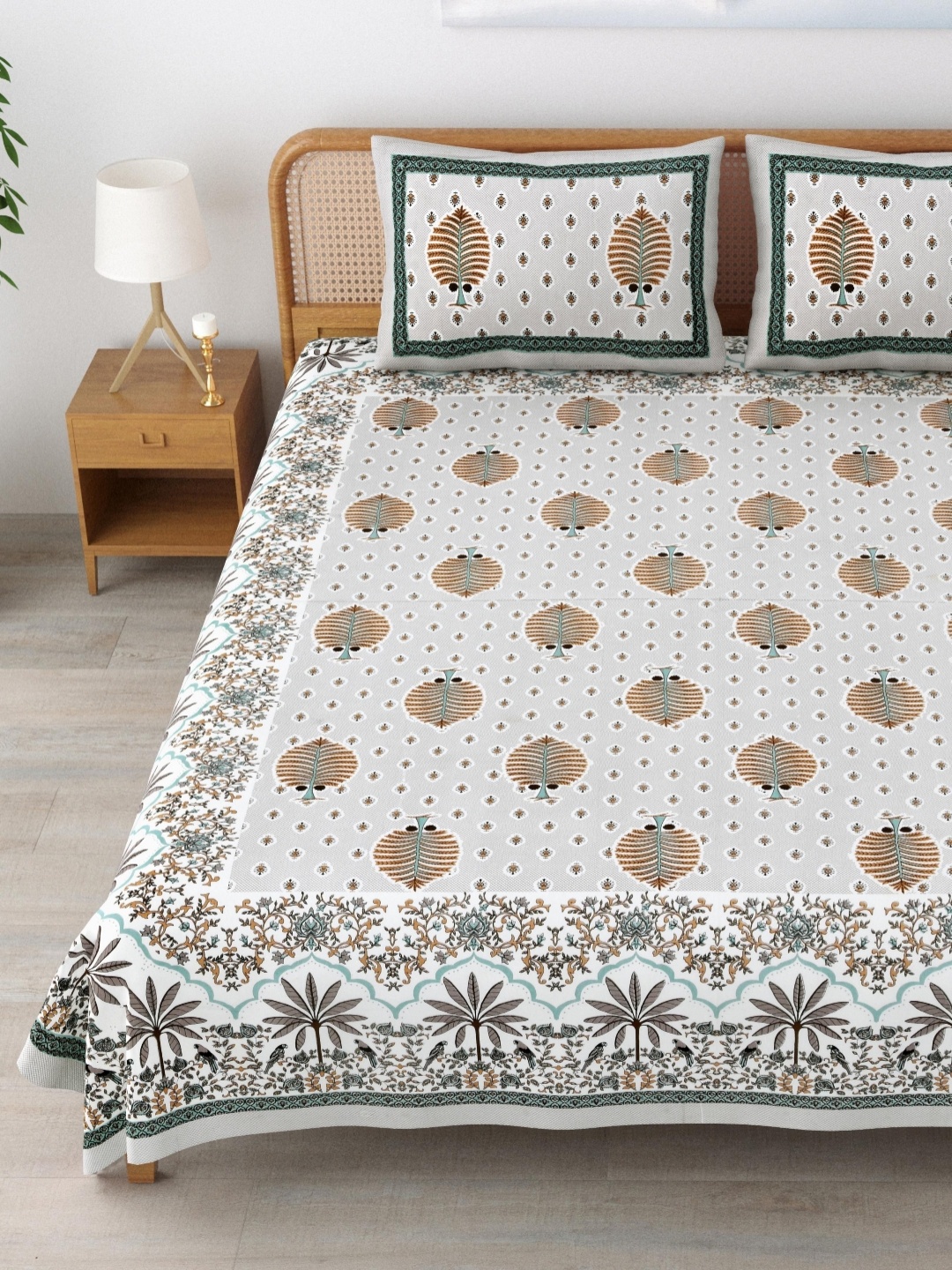 

MAFATLAL Sanskriti White Printed Pure Cotton 144 TC King Bedsheet Set 2.34 m x 2.7 m