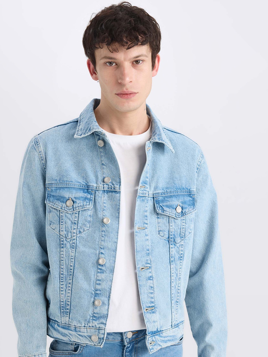 

DeFacto Men Spread Collar Washed Solid Cotton Casual Denim Jacket, Blue