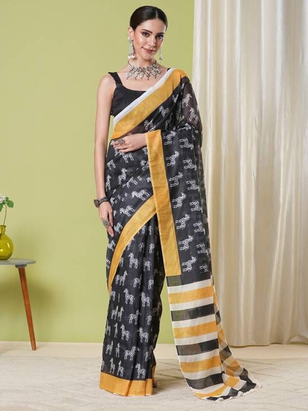 

HI FI NX Silk Cotton Chanderi Saree, Black