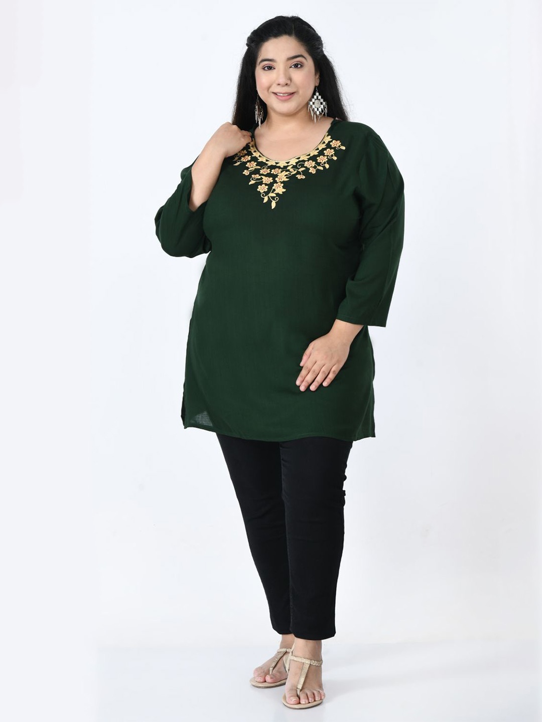 

VAAMII Plus Size Floral Embroidered Top, Green