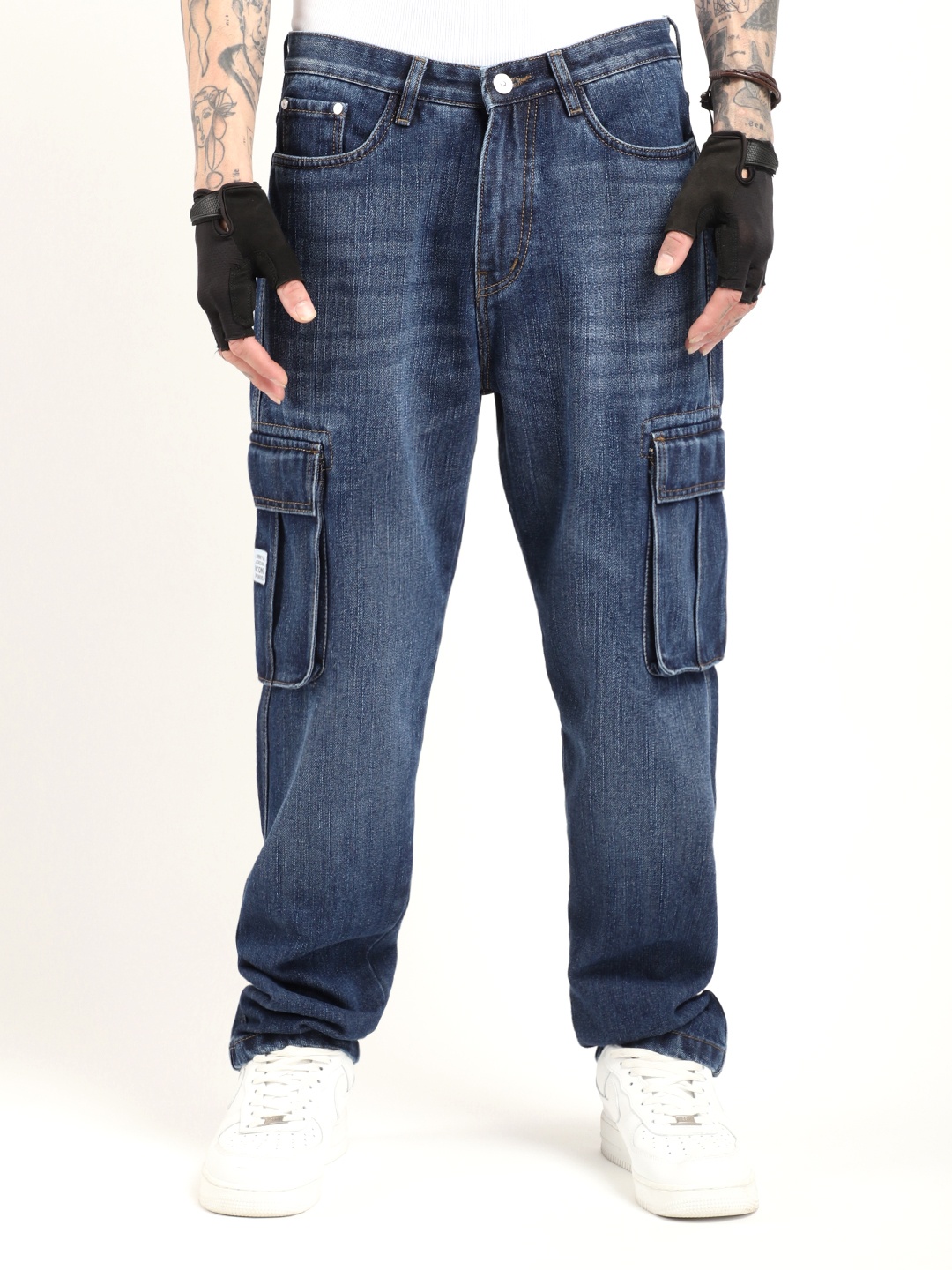 

JIMMY & JORDAN Men Low Distress Light Fade Jeans, Blue
