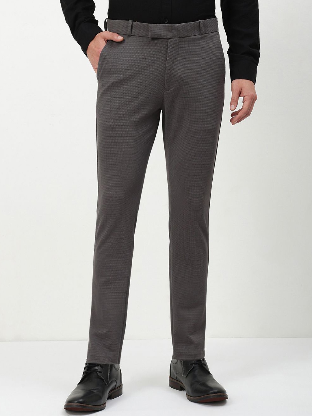 

SHOWOFF Men Comfort Low-Rise Trousers, Charcoal