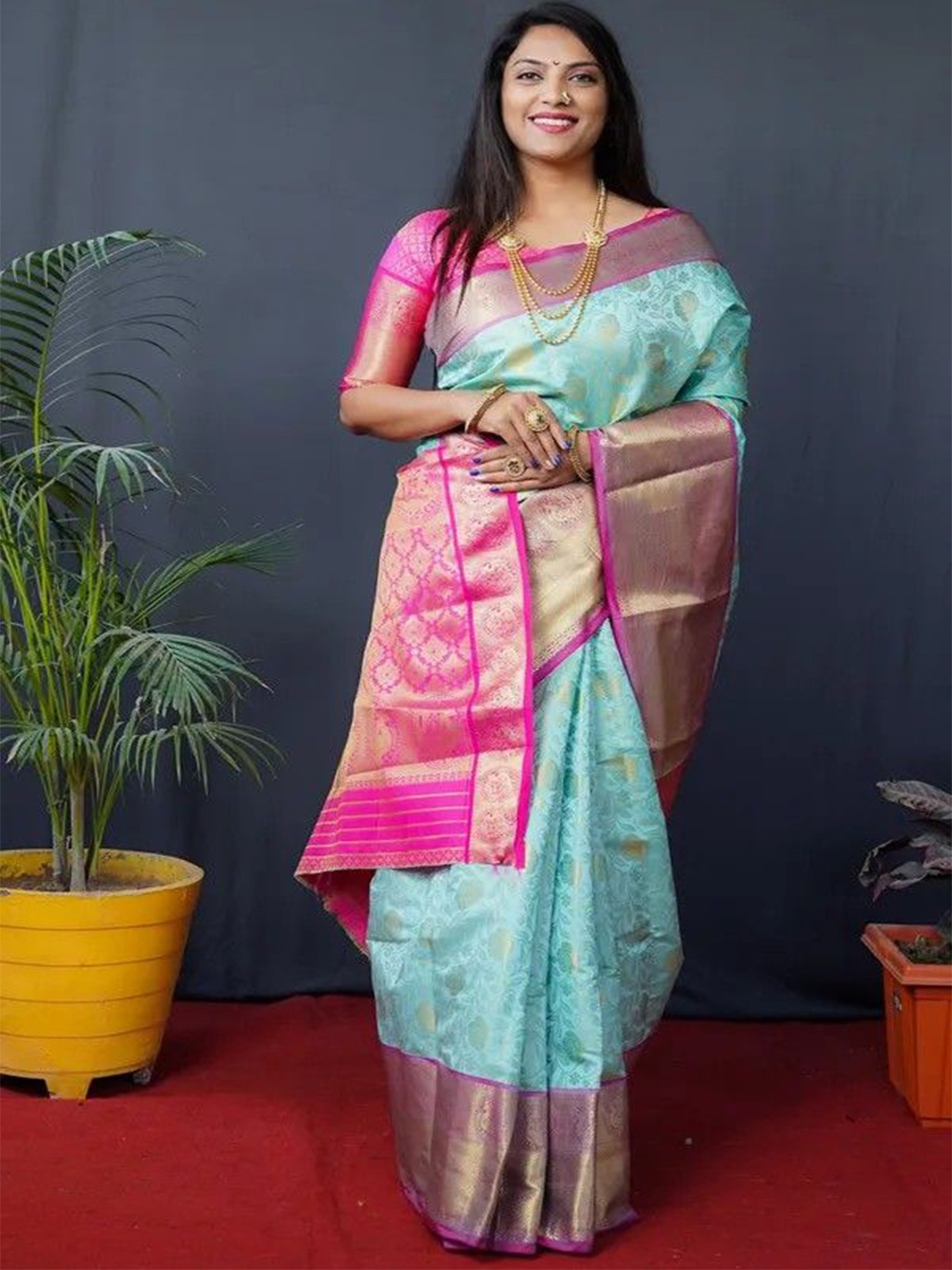 

DIVASTRI Ethnic Motifs Woven Design Zari Kanjeevaram Saree, Turquoise blue
