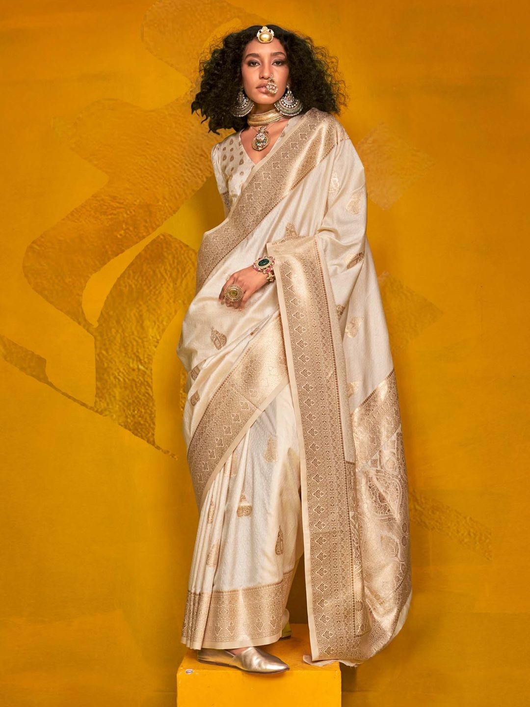 

Mitera Woven Design Zari Silk Blend Banarasi Saree, Off white