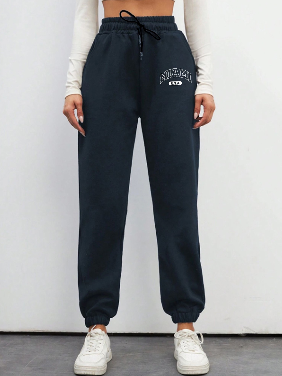 

SAAHASAM Women Relaxed Loose Fit Joggers Trousers, Navy blue