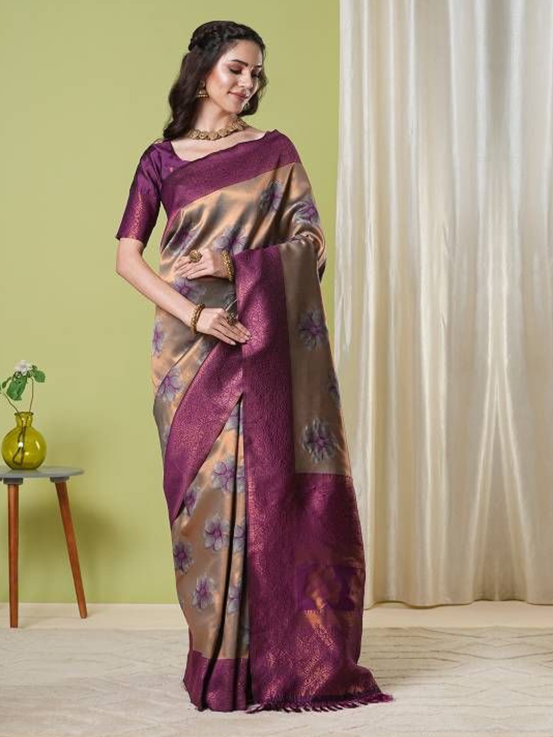 

HI FI NX Floral Embroidery Banarsi Saree, Brown