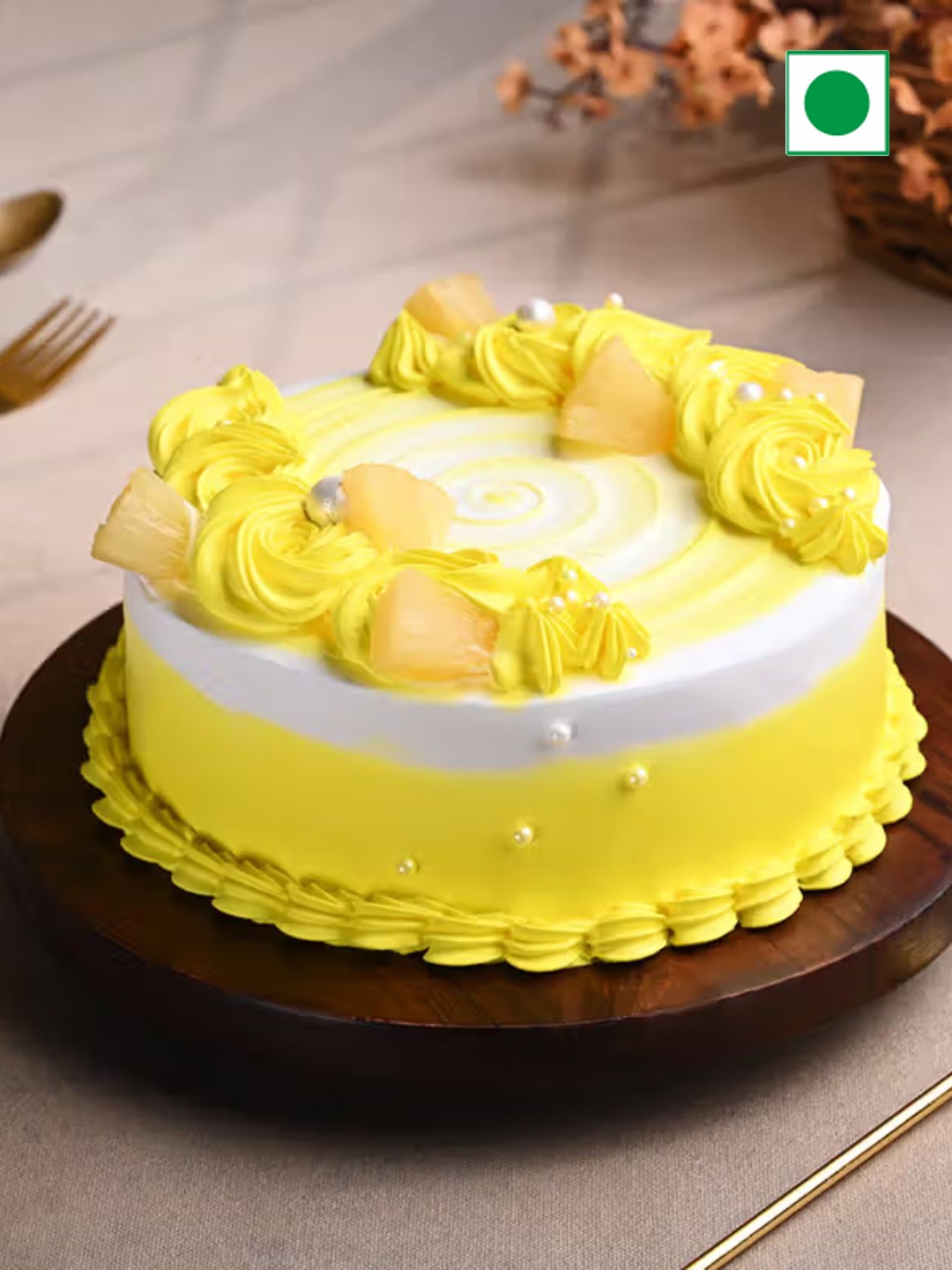 

Floweraura Pineapple Flavor Eggless Round Cake3Kg, Yellow