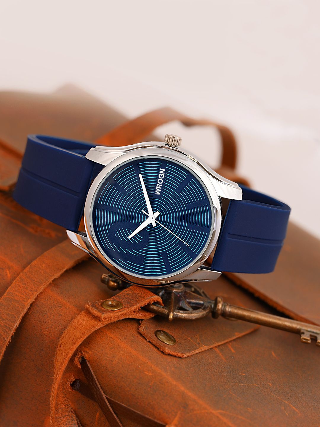 

WROGN Men Printed Dial & Bracelet Style Straps Analogue Watch HOBWRG0488, Blue