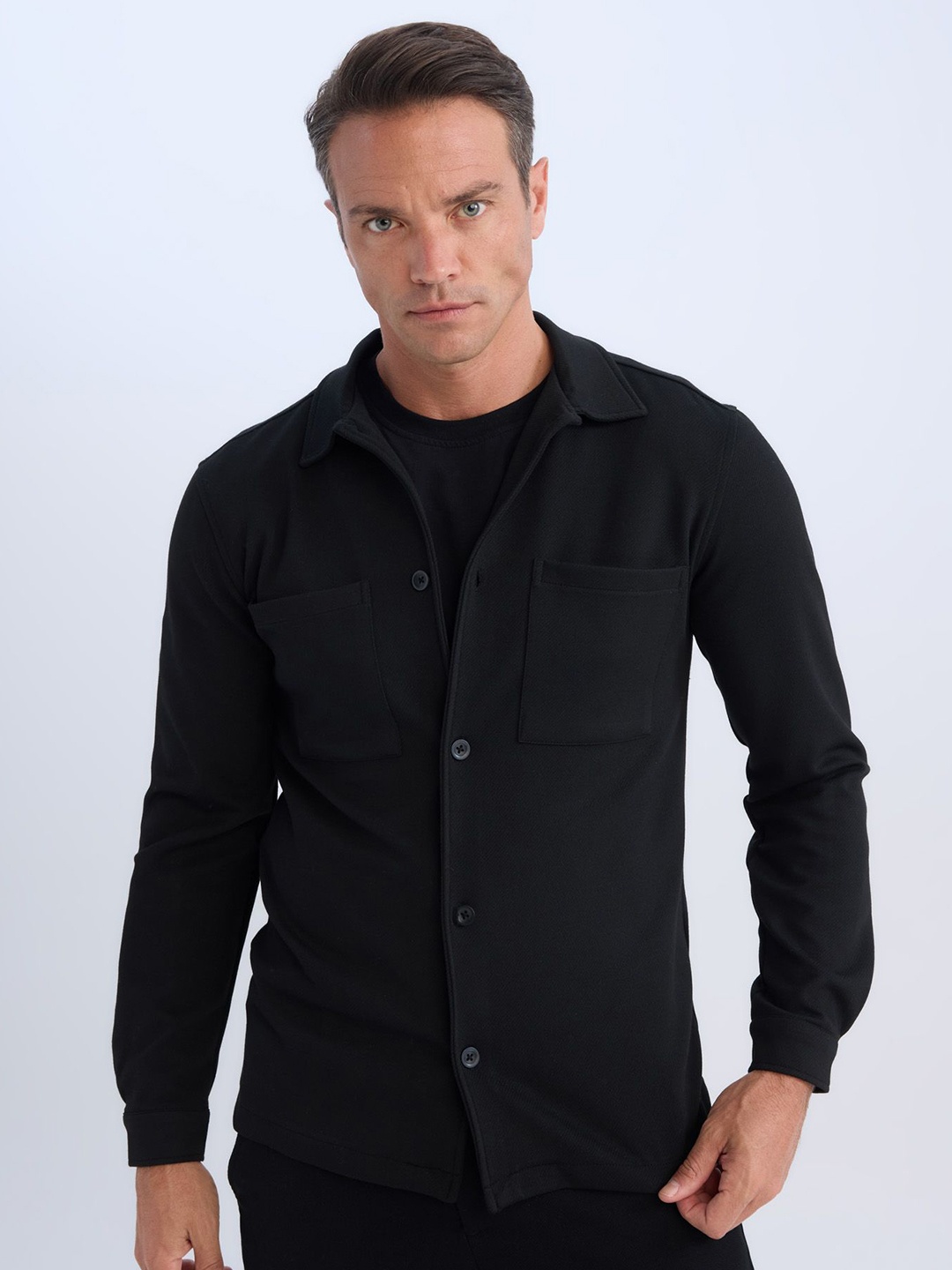 

DeFacto Men Spread Collar Solid Casual Shirt, Black