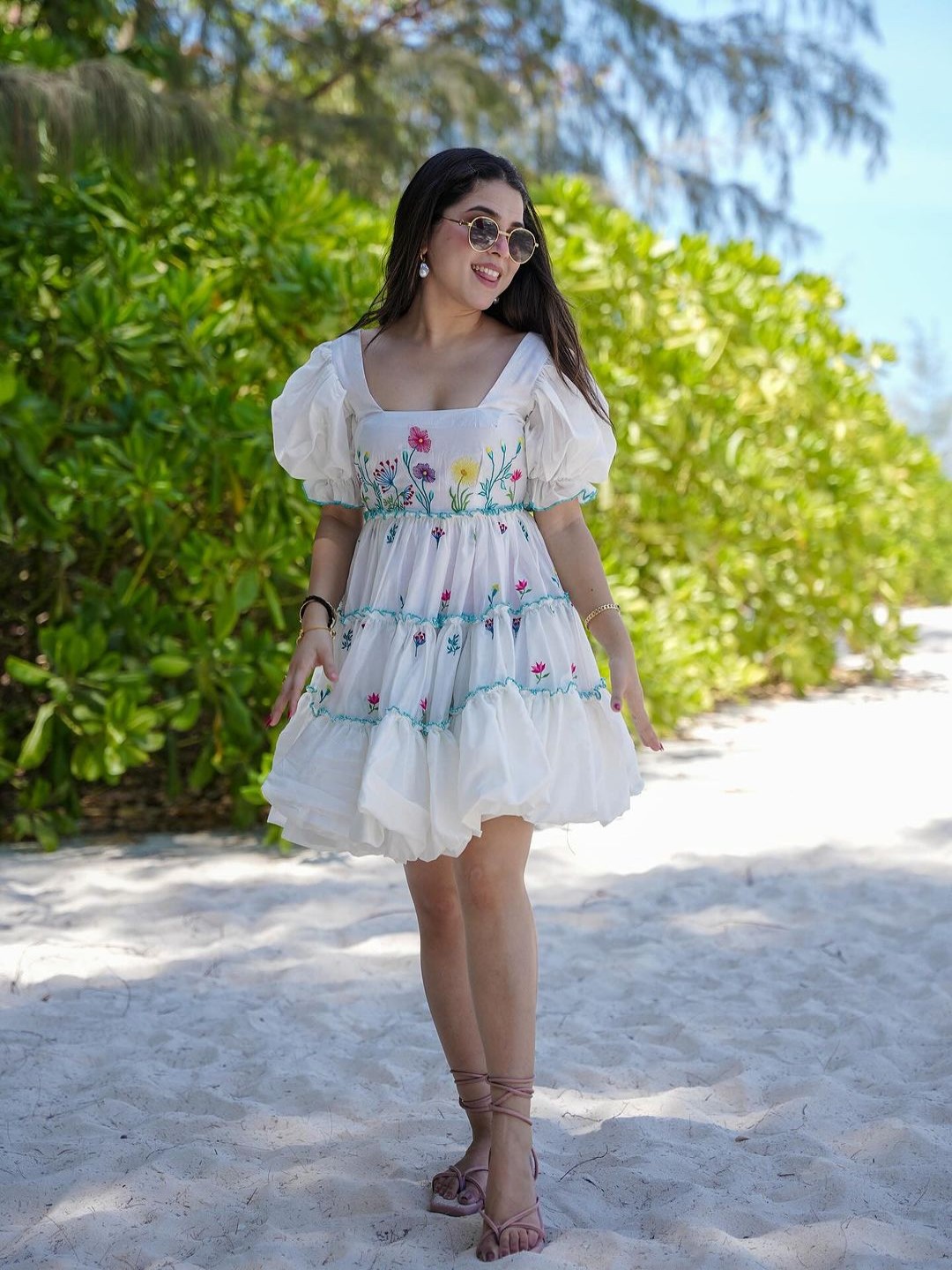 

choiceit Floral Embroidered Square Neck Puffed Sleeves Mini Dress, White