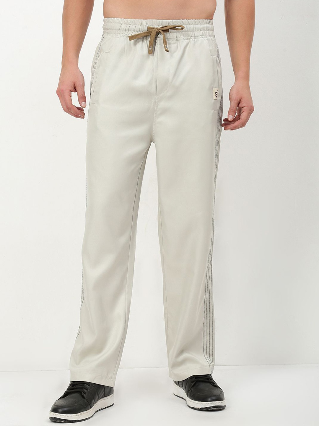 

SHOWOFF Men Comfort Straight Fit Low-Rise Cotton Trouser, Off white