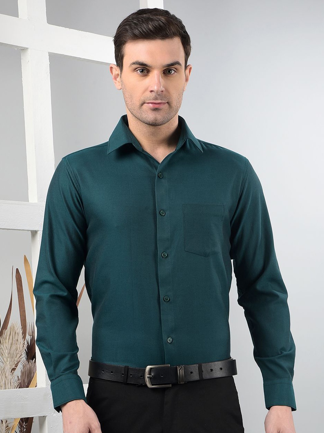

Canary London Men Smart Slim Fit Opaque Semiformal Shirt, Green