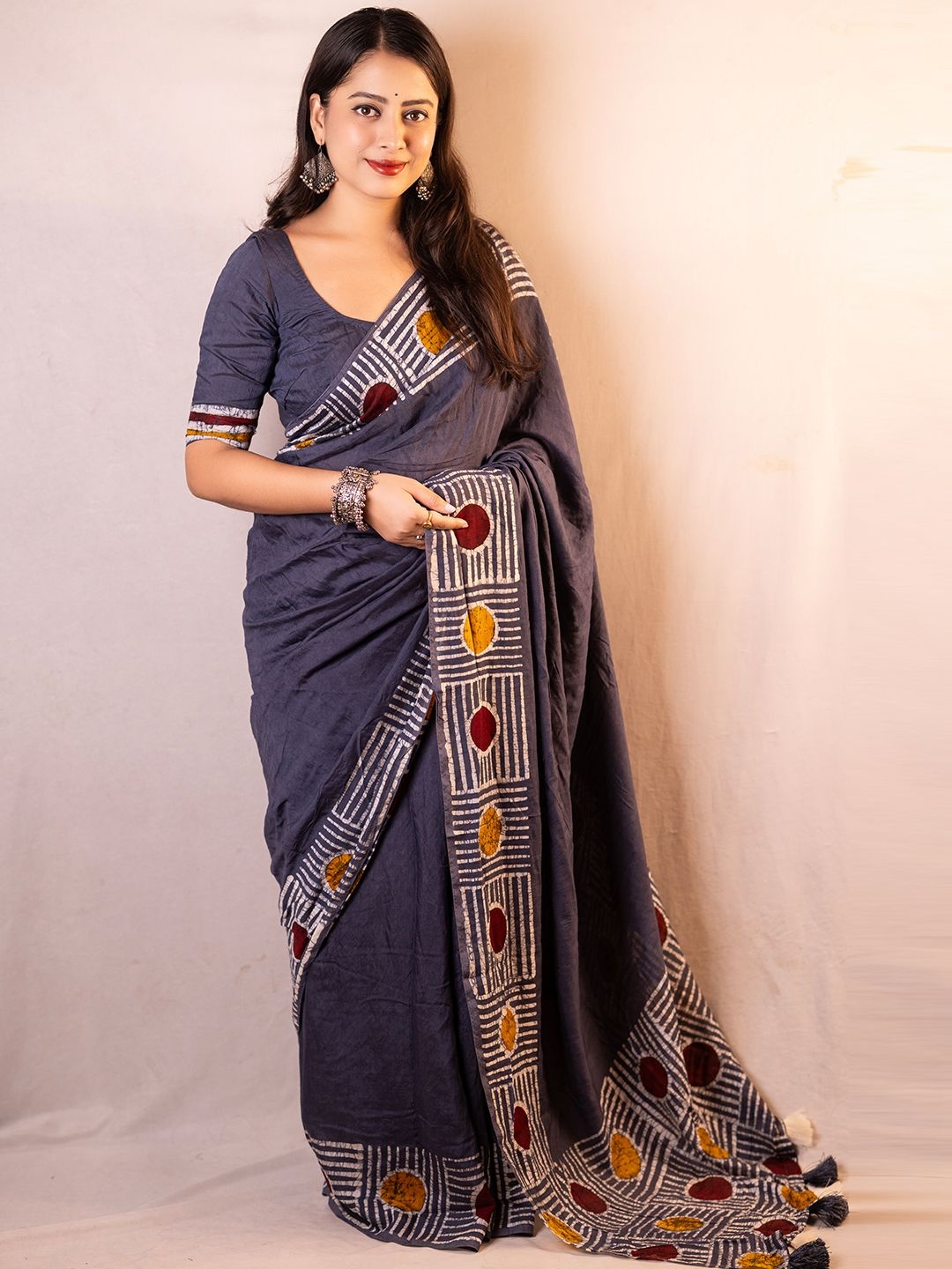 

Mitera Printed Chanderi Saree With Unstitched Blouse Piece, Grey