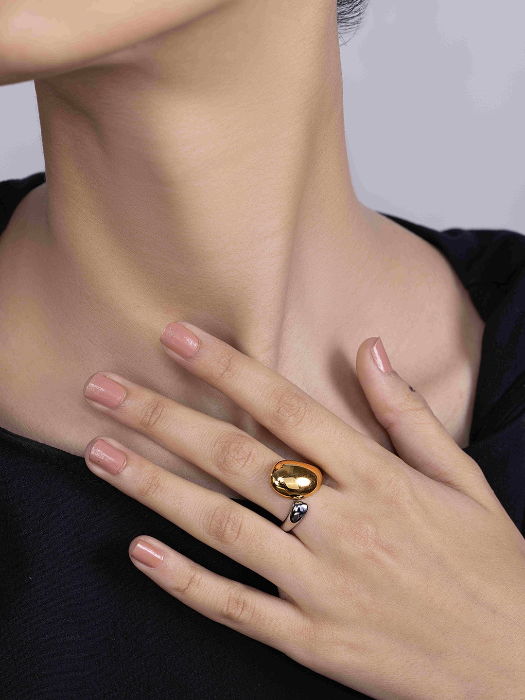 

KAORI BY SHREYA AGARWAL Gold Plated Textured Finger Ring