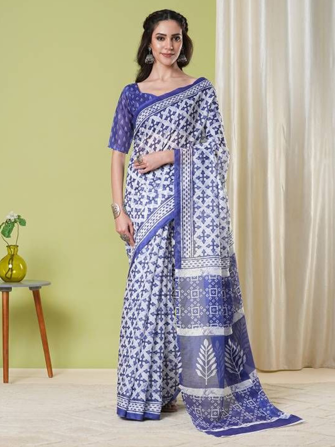 

HI FI NX Chanderi Geometric Printed Saree, White