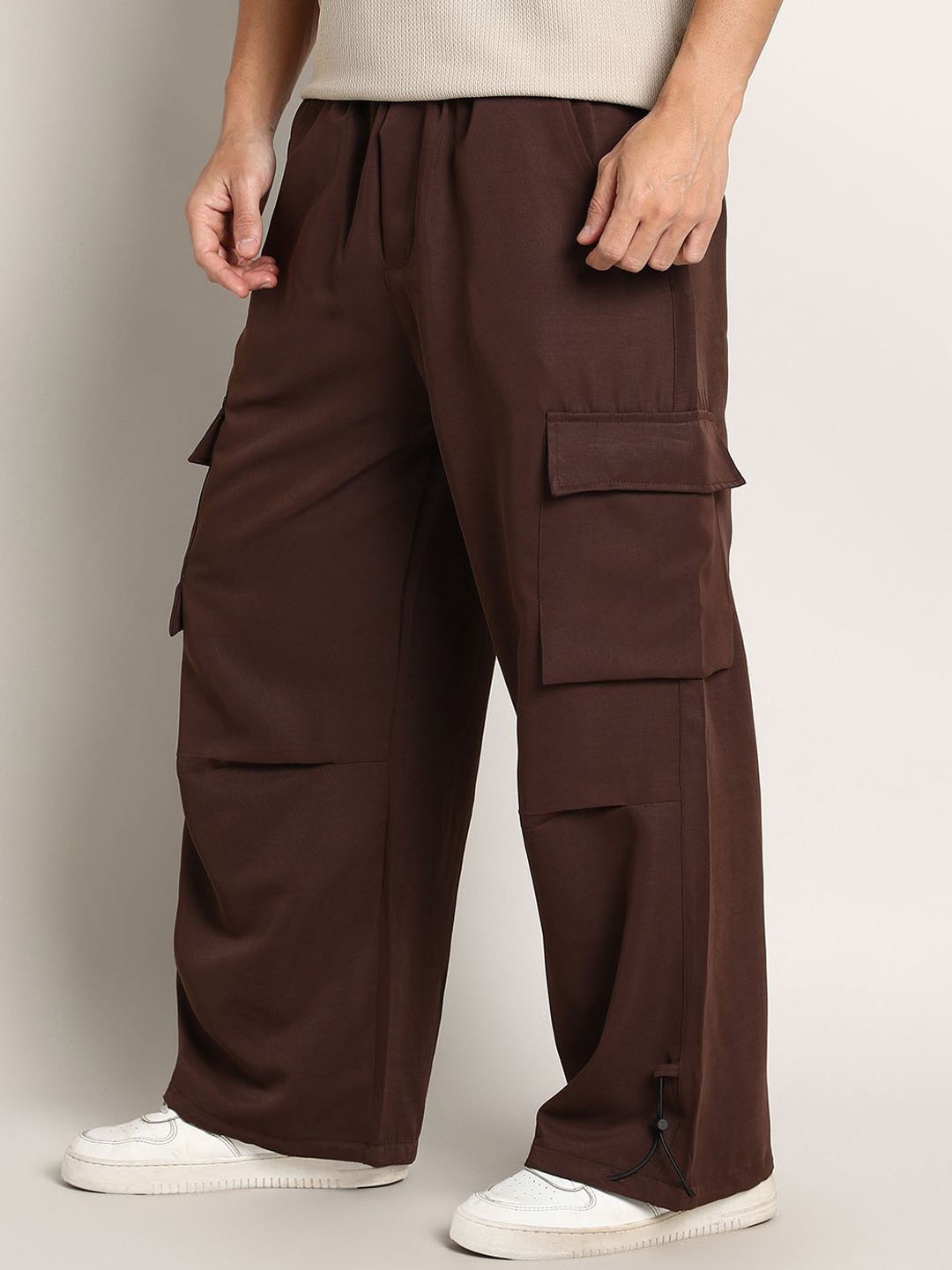 

Campus Sutra Men Comfort Relaxed Fit Mid-Rise Cotton Cargos, Brown
