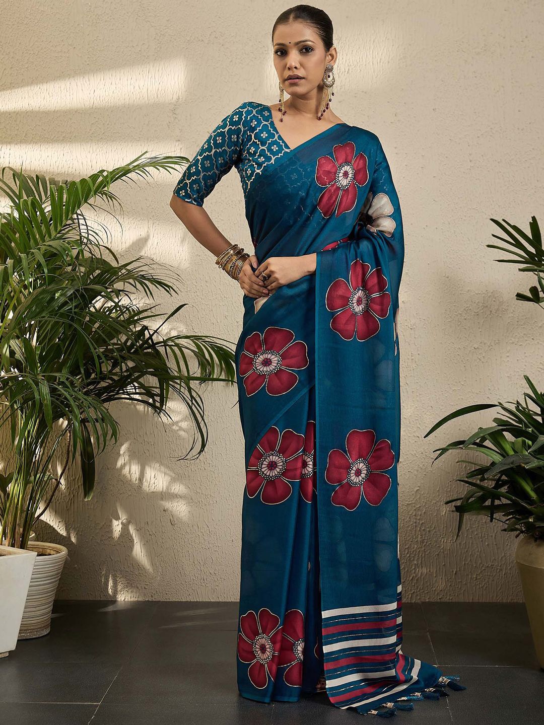 

all about you Floral Poly Georgette Block Print Saree, Blue