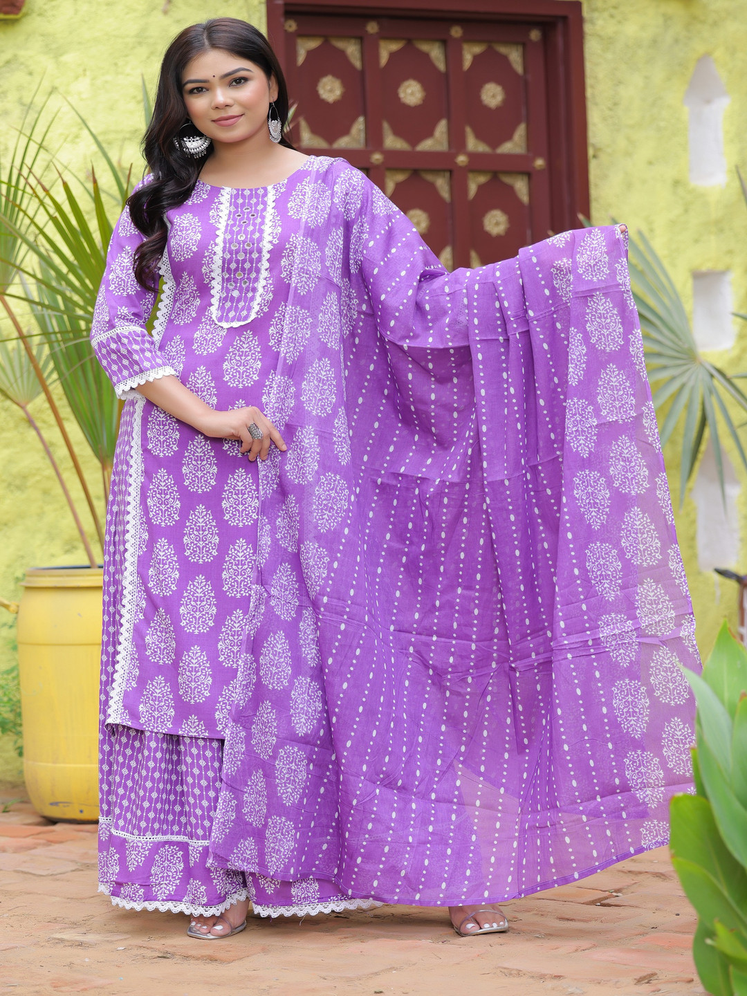 

GEKHA Floral Printed Mirror Work Straight Kurta With Skirt And Dupatta, Purple