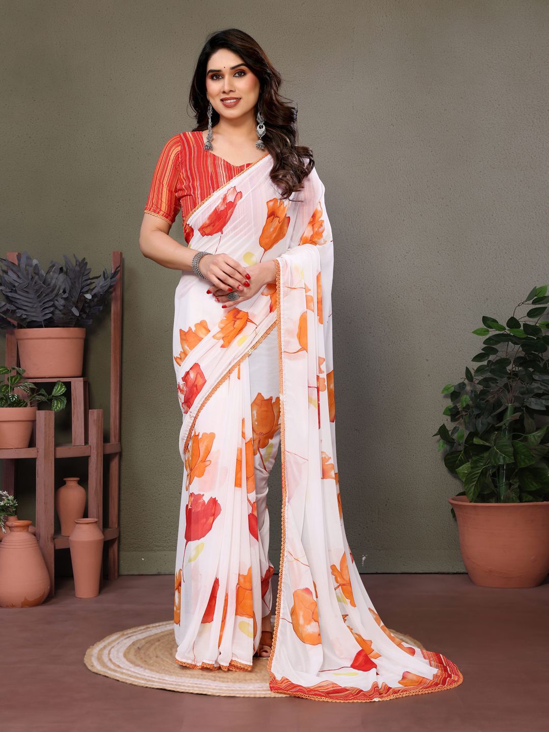 

DIVASTRI Floral Embroidered Pure Georgette Block Print Saree, White