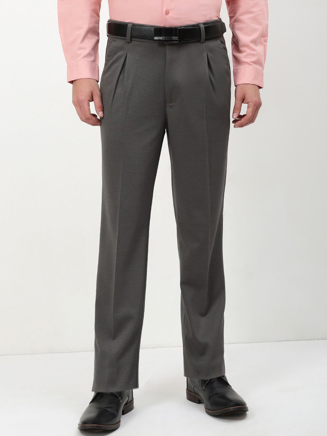 

SHOWOFF Men Comfort Pleated Formal Trousers, Charcoal