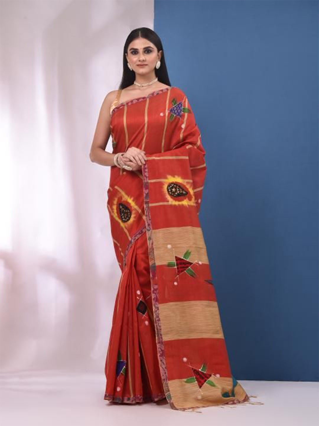 

VIBHAVARI Women Blended Silk Bengal Applique Design Saree, Red