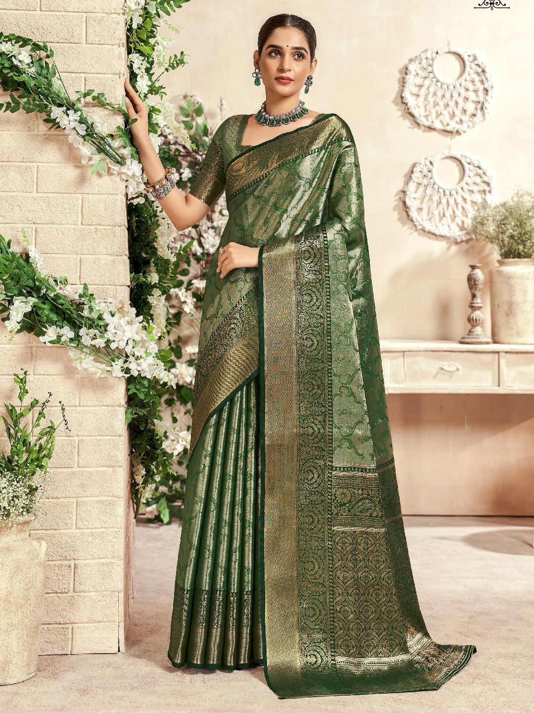 

LeeliPeeri Designer Woven Design Zari Saree, Green