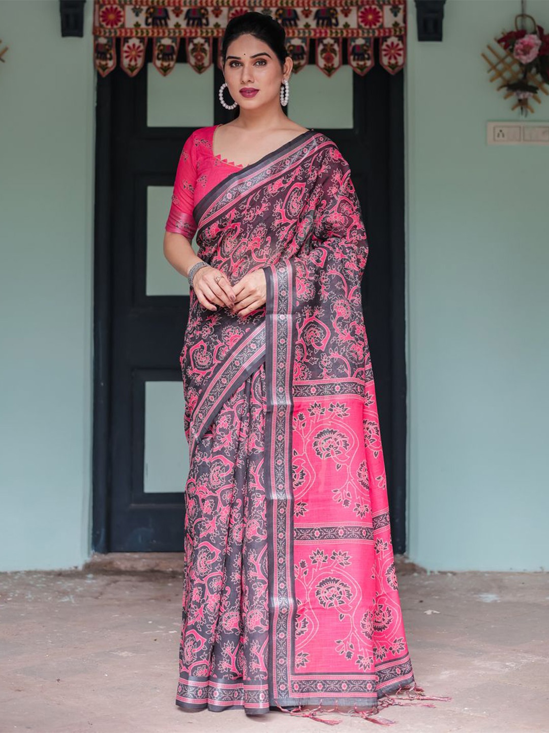 

ALMAARI FASHION Floral Printed Pure Linen Banarasi Saree, Grey