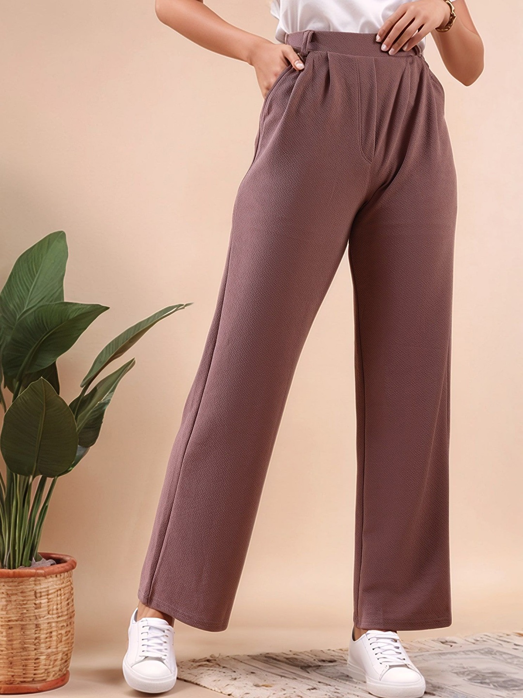 

Mast & Harbour Women Classic High-Rise Pleated Trouser, Brown
