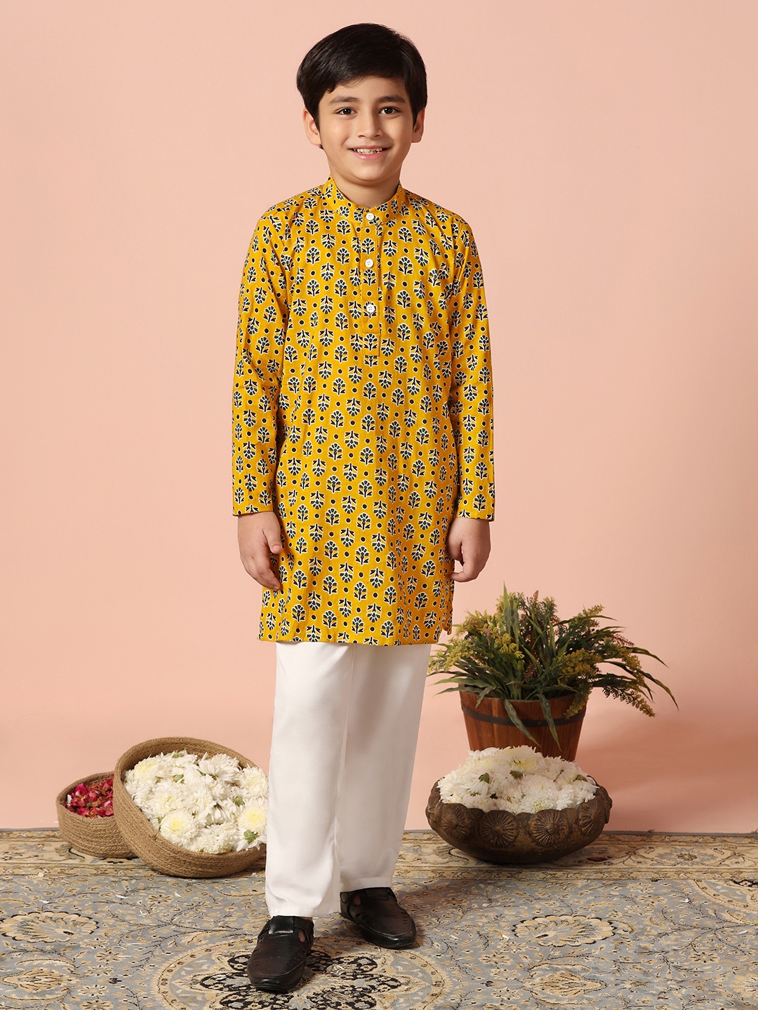 

Sangria Yellow & Black Boys Floral Printed Band Collar Straight Kurta With Trouser