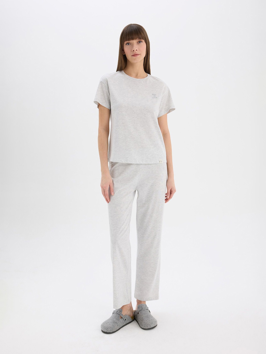 

DeFacto Round Neck T-shirt With Pyjama Night Suit, Grey