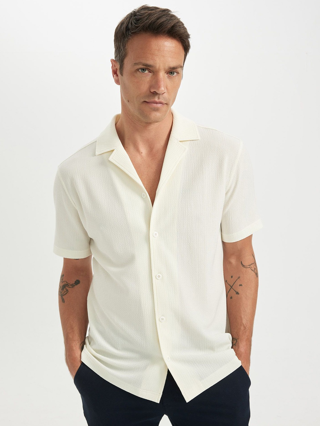 

DeFacto Men Spread Collar Textured Casual Shirt, Cream